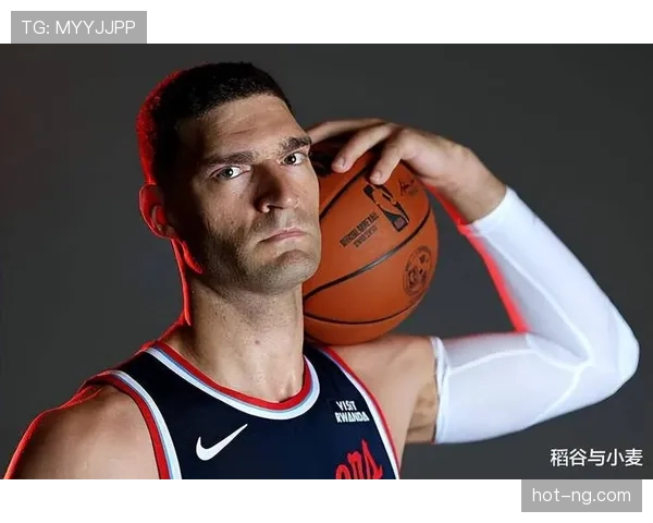 布鲁克·洛佩斯内线挡拆提升罚球命中率显著拉开对手防线